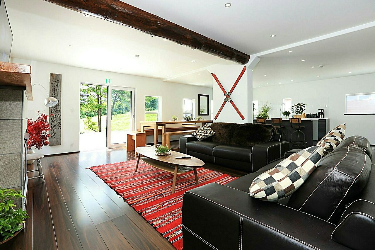 Hakuba Real Estate Slopeside Chalet 4