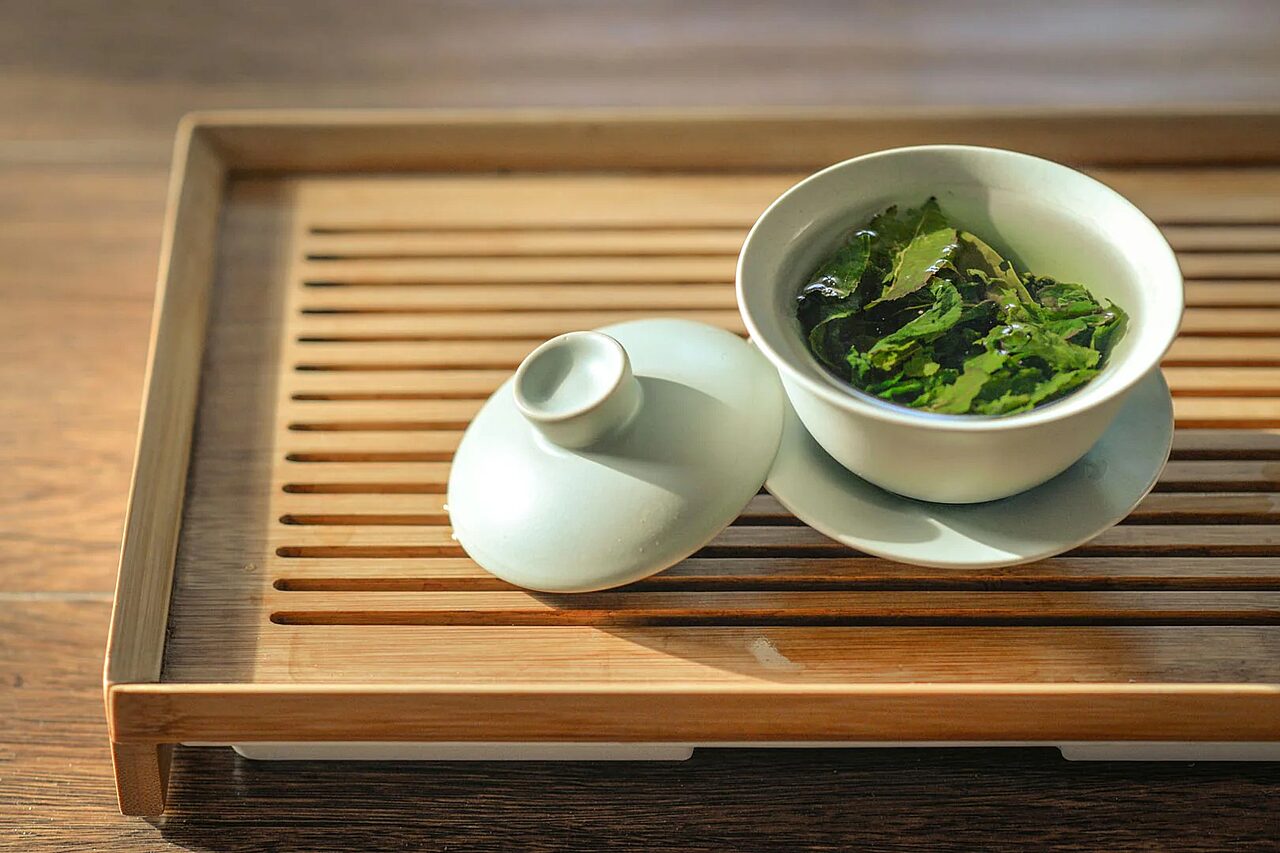 Tea leaves Cup 1620x jpg