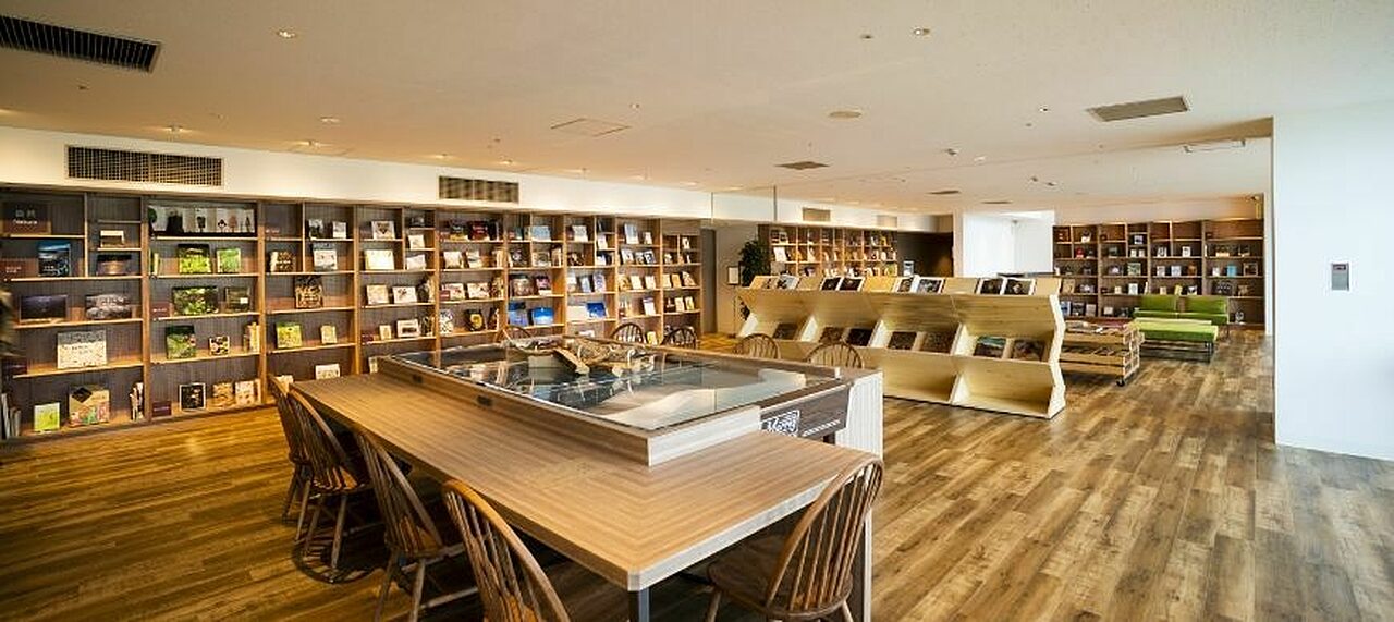 Check Out This Cool Coffee Shop Library