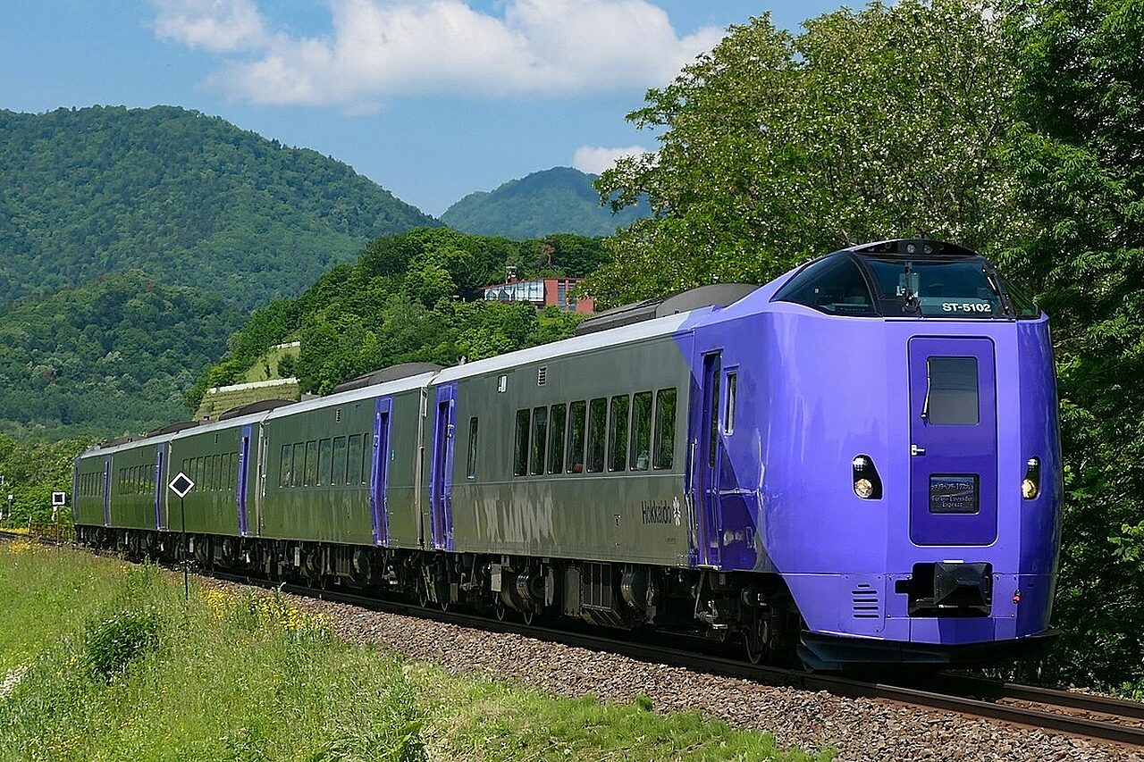 Kiha261 ST 5102 Furano lavender express