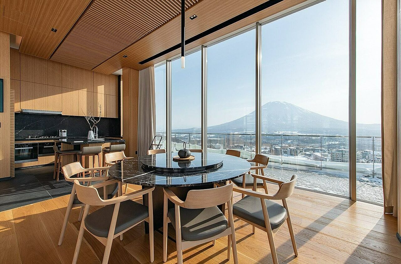 Skye Niseko Interior Yotei West Living Room High Res 6 2025 09 18 014523 tjyn 01