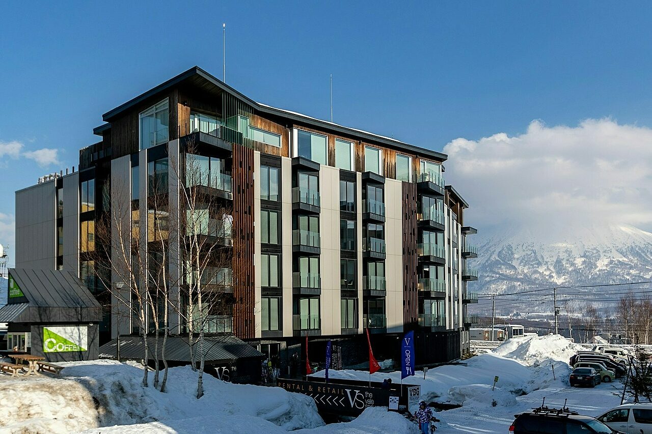 TVN Exterior 2