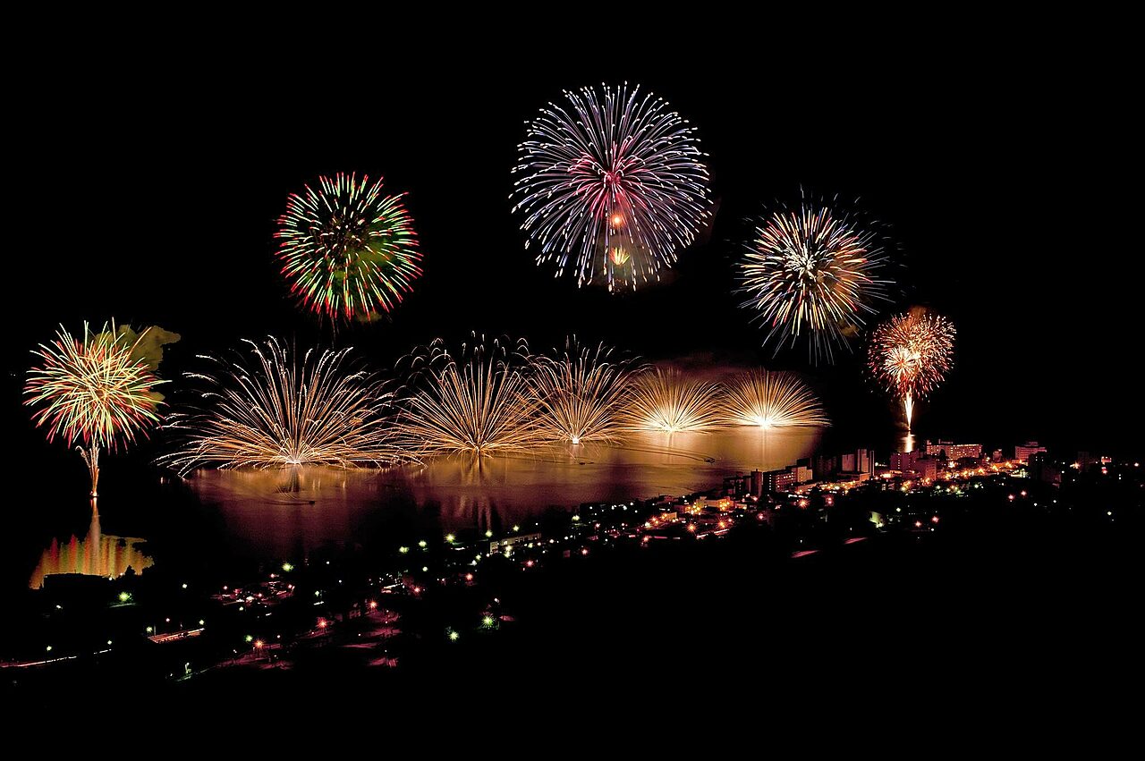 Watch The Lake Light Up