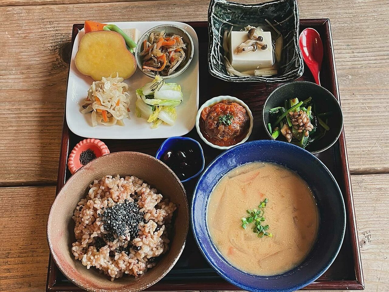 Naoshima aisunao