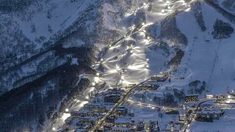 Hirafu Night Ski Sea And Summit Media 01