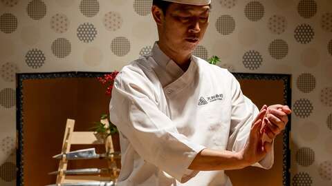Tengu sushi nozawa chef