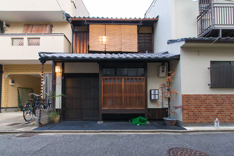 Nishinokyo Hoshigaikecho Machiya