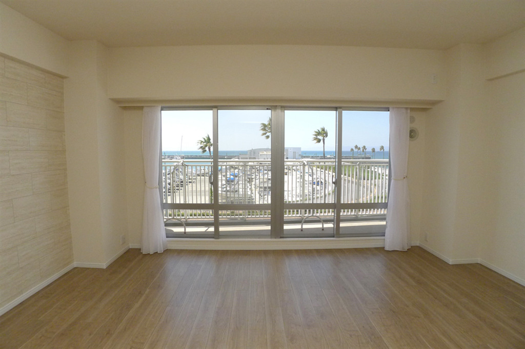 1BR Apartment with Wakayama Bay & Marina Views