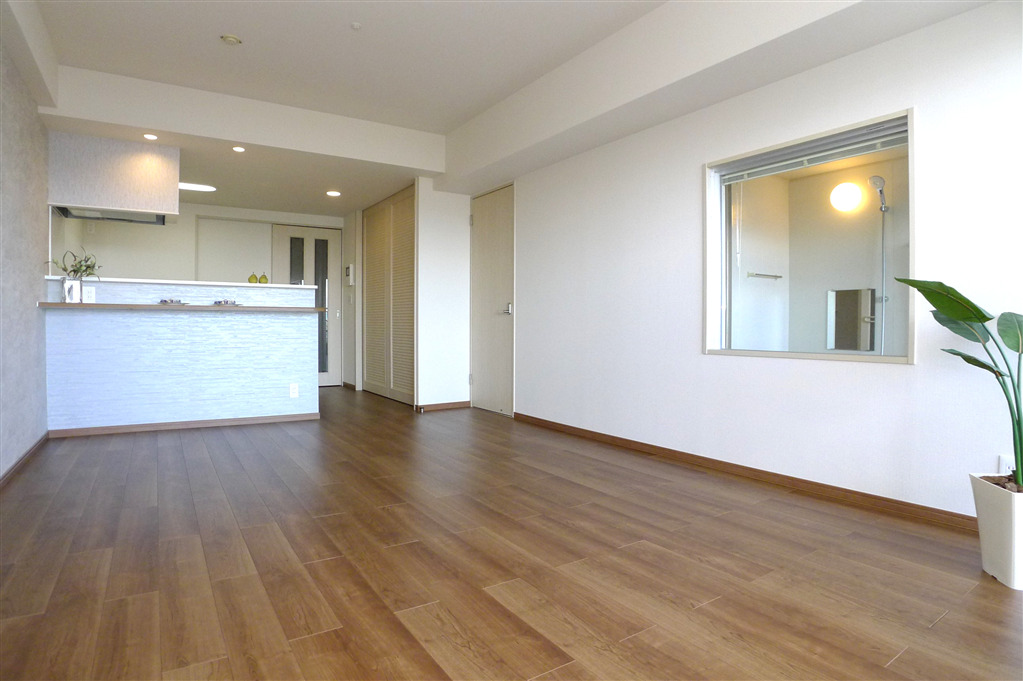 2BR Apartment with Marina Views & Resort Facilities