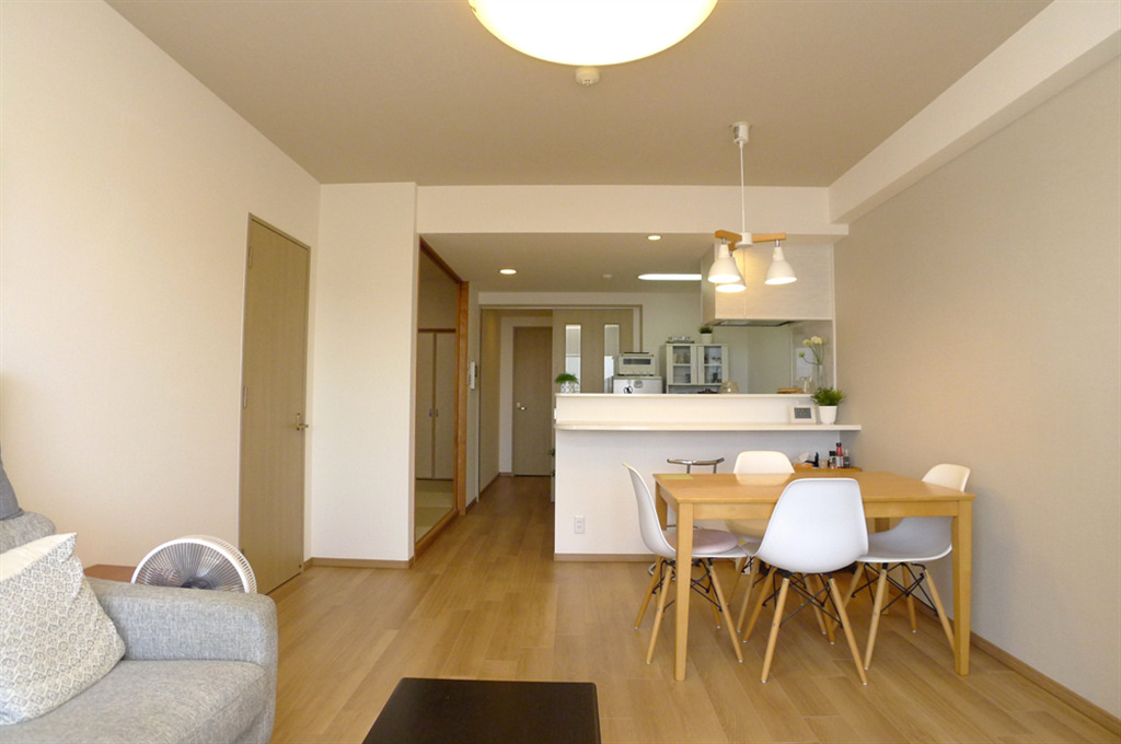 2BR Apartment with Wakayama Bay Sunset Views