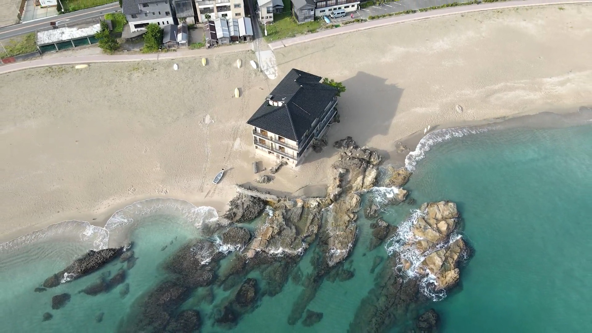 Vintage Ryokan On The Beach