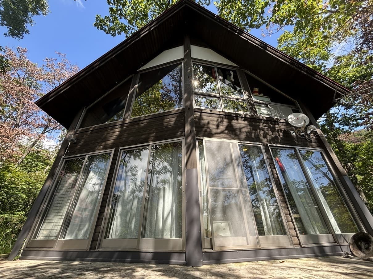 Hakuba Donguri Village D7: Forest Retreat Near Iwatake