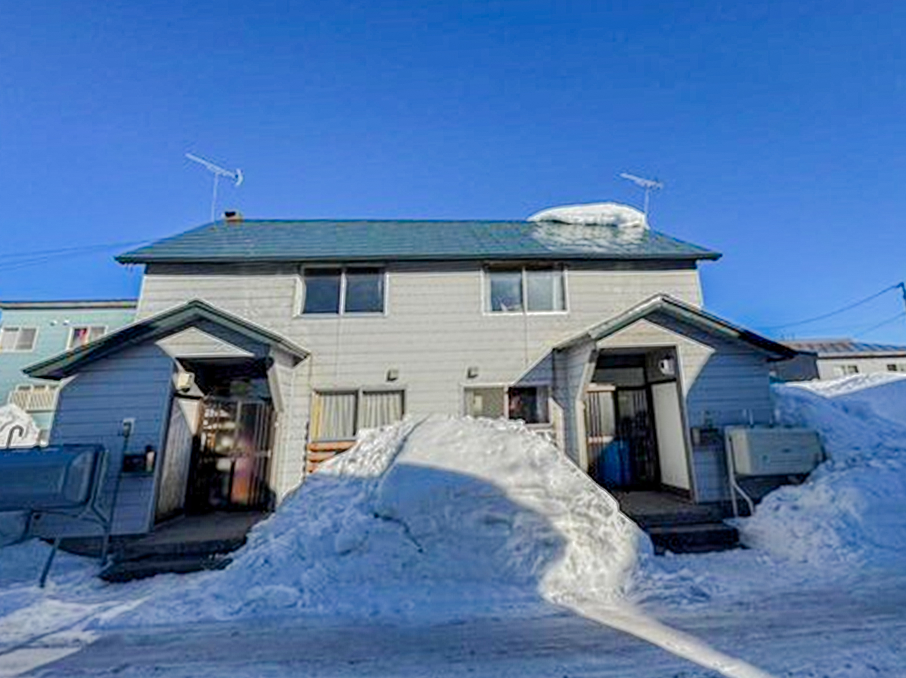Kutchan Dual-Unit House – Renovation Opportunity
