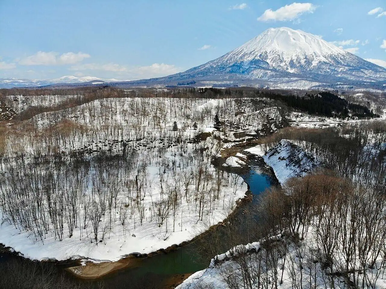 Niseko Hirafu Mountain River & Bluff Development Land