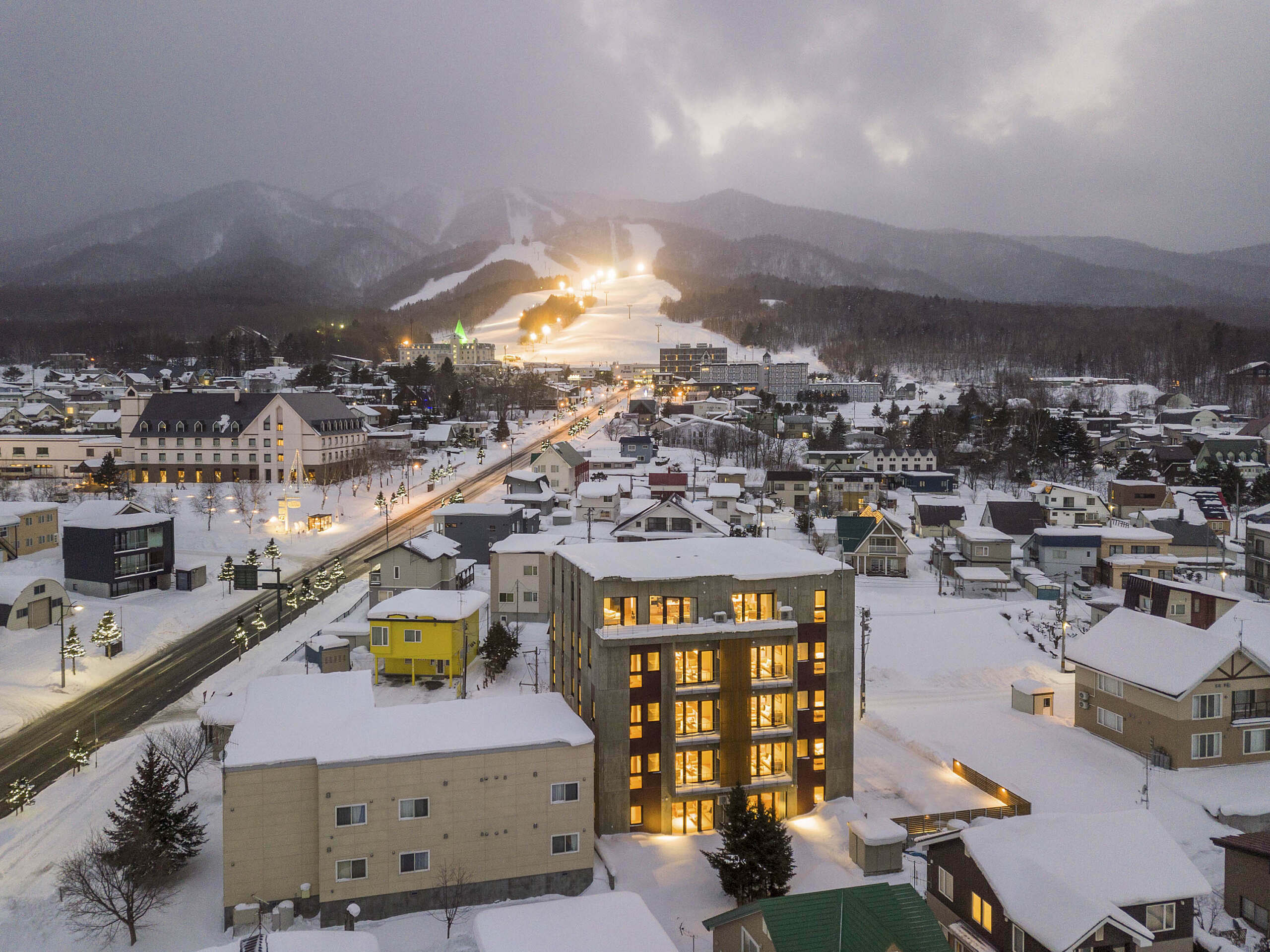 Kaku Place 502: 3 Bedroom Penthouse in Furano