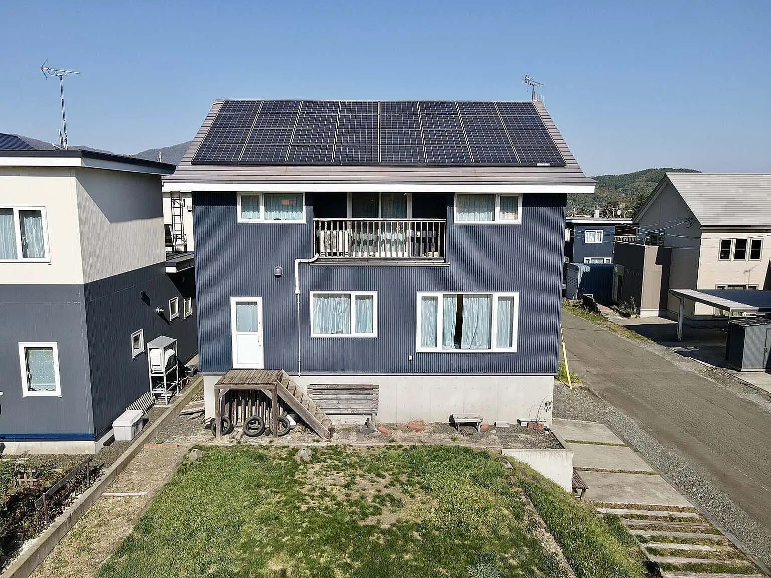 Furano Kitanomine Chalet Blue