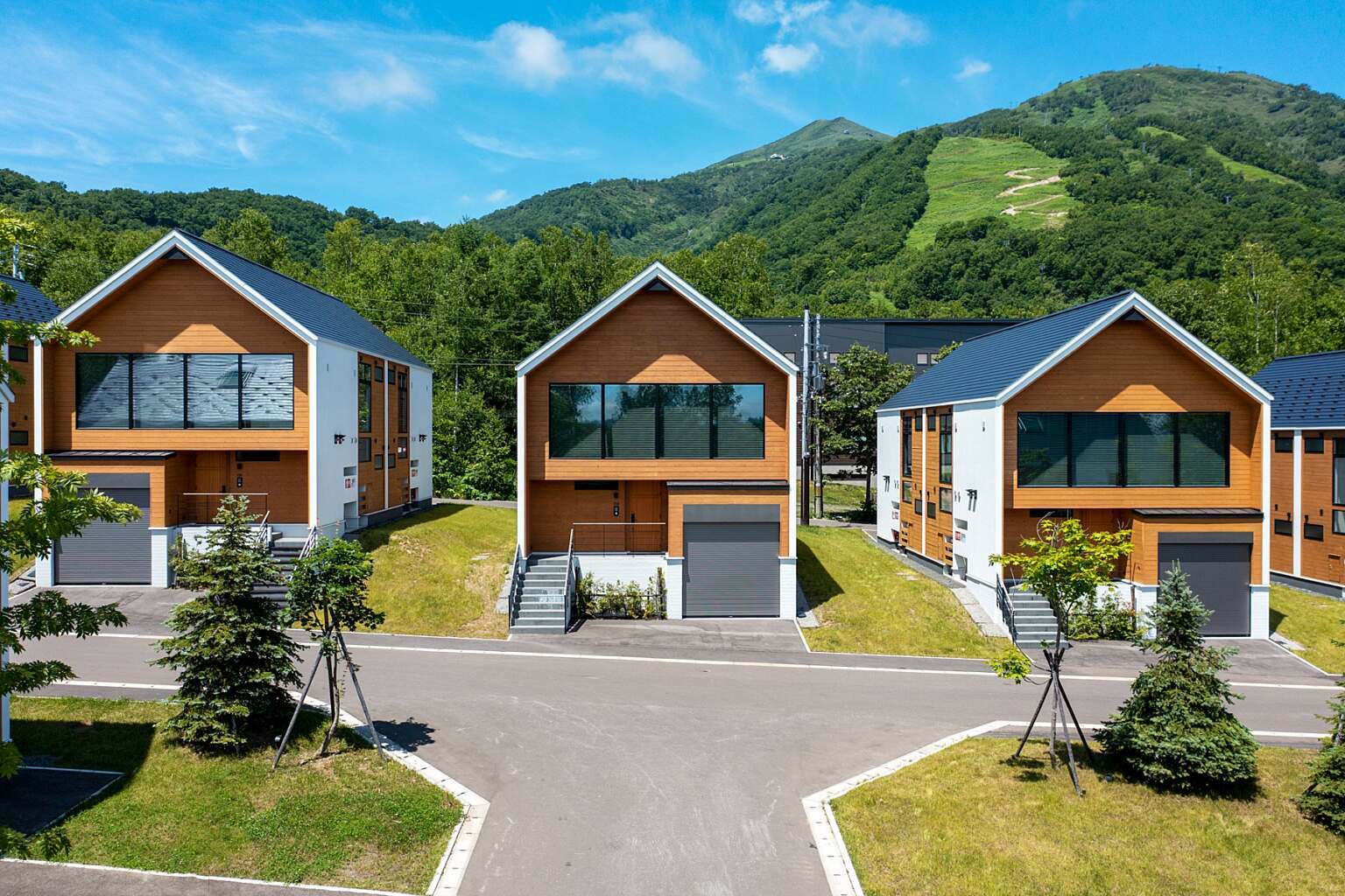 Koa Townhouse 17B - Contemporary Living in Niseko