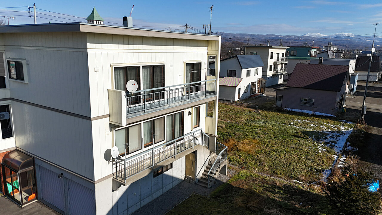 Kutchan S4E2 : expansive 4 bedroom home, with ample parking