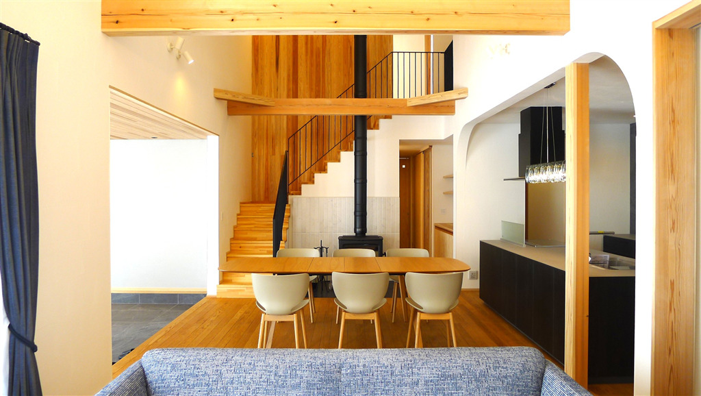 New Nagakura Home with Vaulted Ceilings and Wood Stove