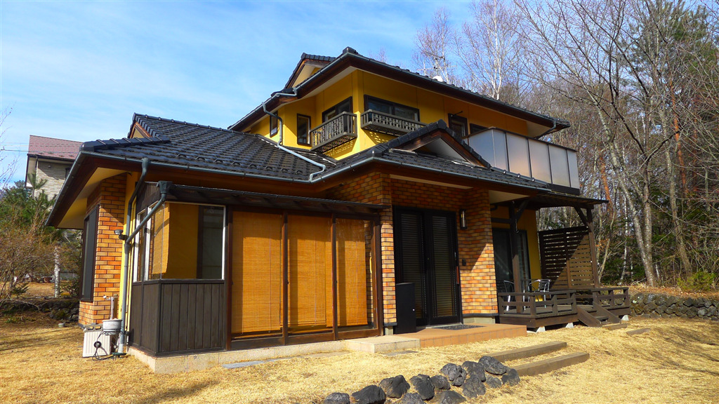 3BR Karuizawa Home with Sunroom, Study and Garden in Oiwake
