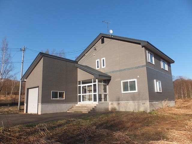 Rankoshi House with Extensive Land