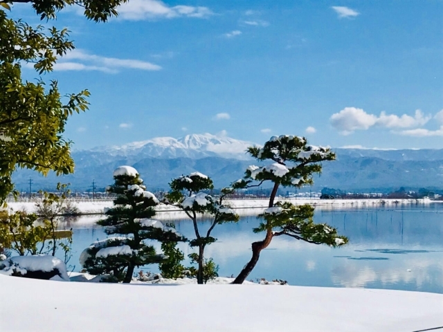 Lakeside Guesthouse with Onsen and Mt Hakusan Views