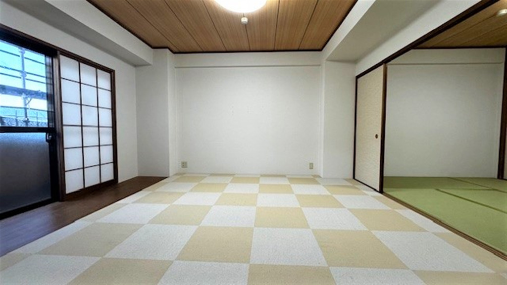 Spacious 3BR Condo with Sagami Bay Views