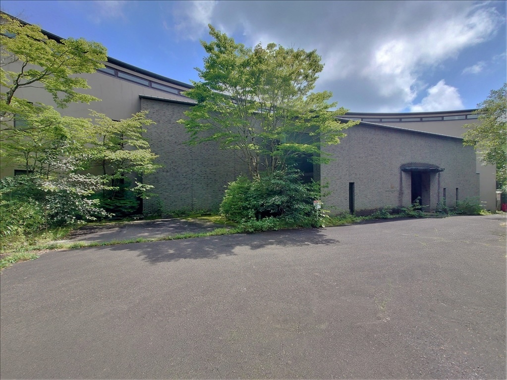 Onsen-Ready Lodge Property with 12 Guest Rooms in Nasu