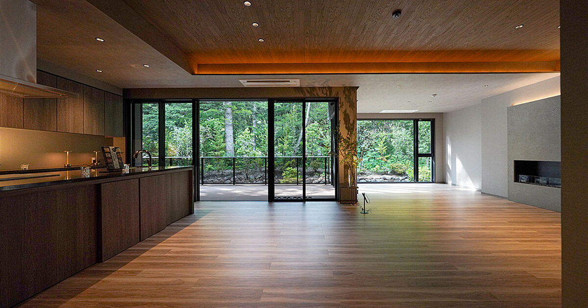 Royal Insignia Kyukaruizawa Building A –… | Uchi: Japan Real Estate
