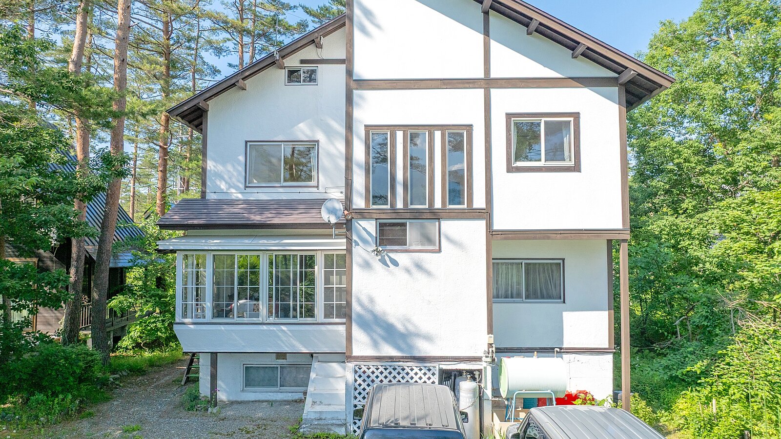 1 Hira Riverside Chalet