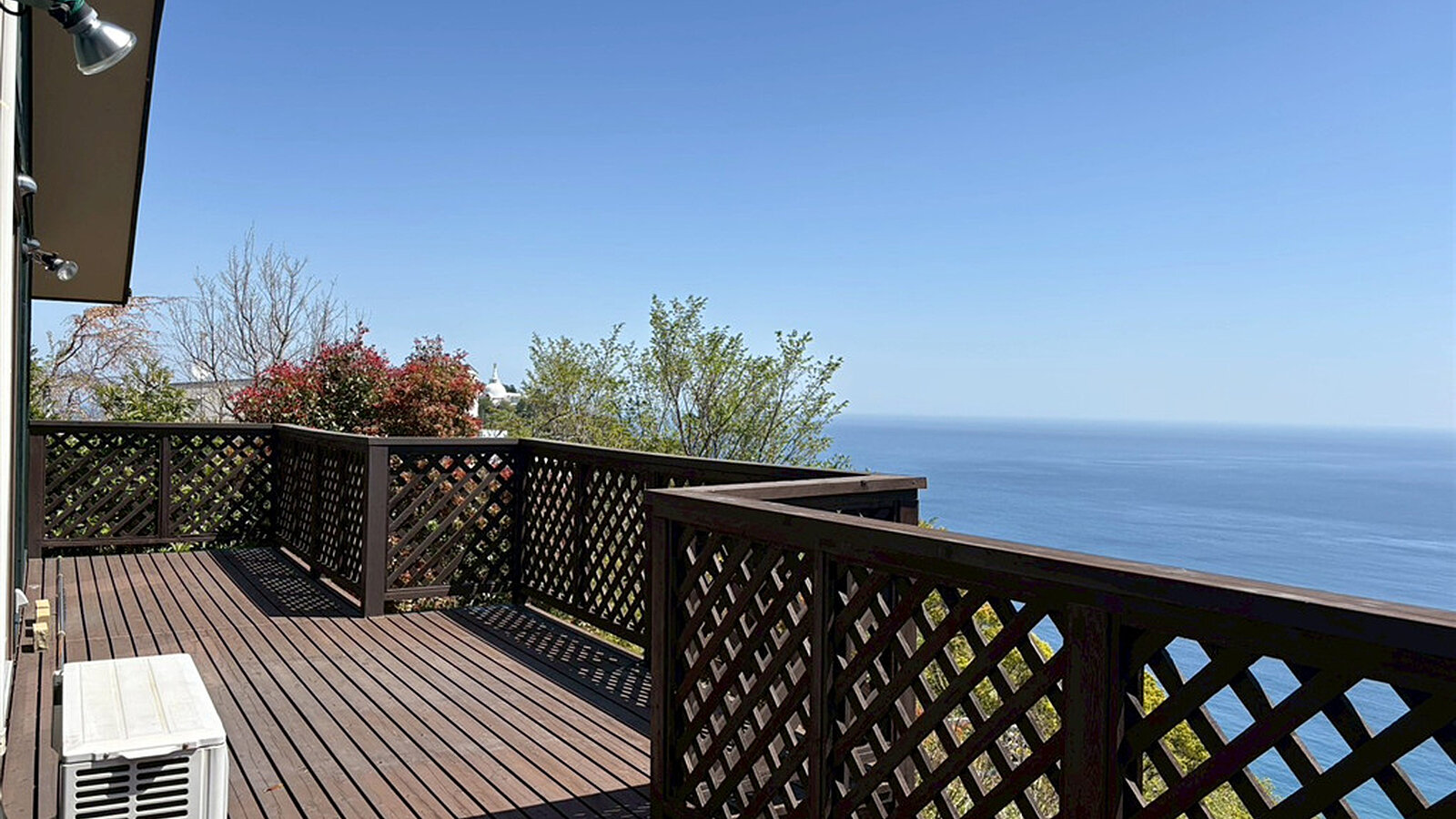 4 BR Hillside Home with Panoramic3