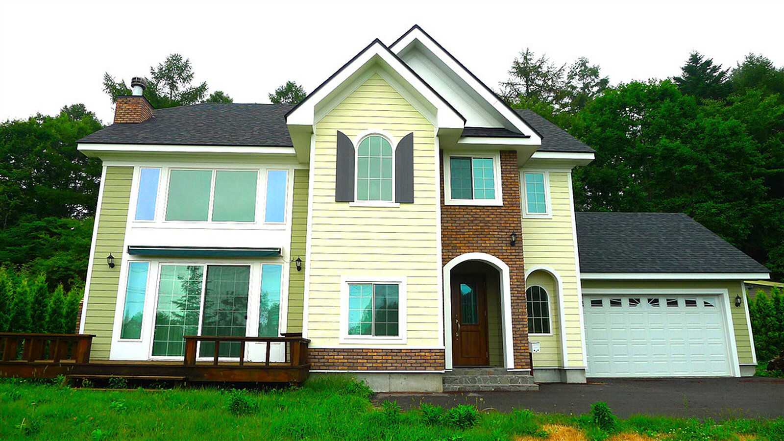 American Style Forest Home with Built in Garage18