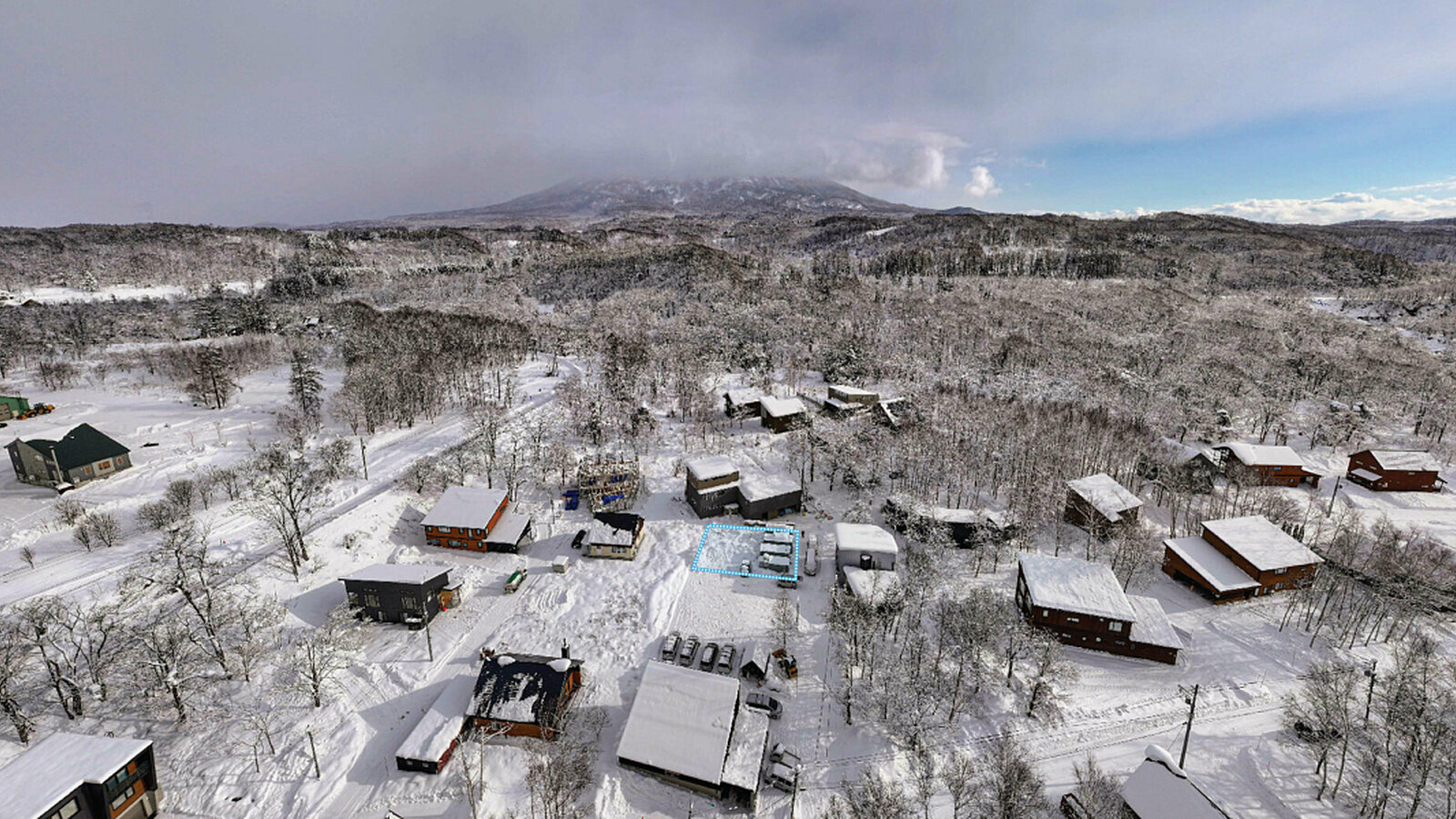 Country Resort 125 Tsubo Aerial Photos 05 2024 12 31 074625 pdbh