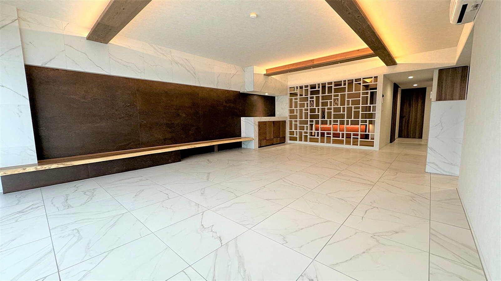 Designer Renovated 1 BR with Ocean15