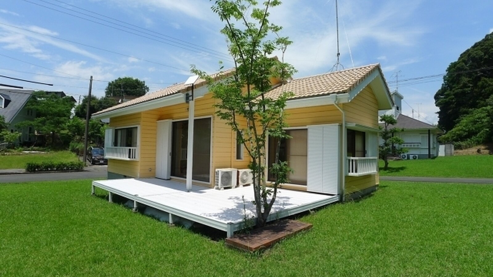 Hamanako Yellowhouse1