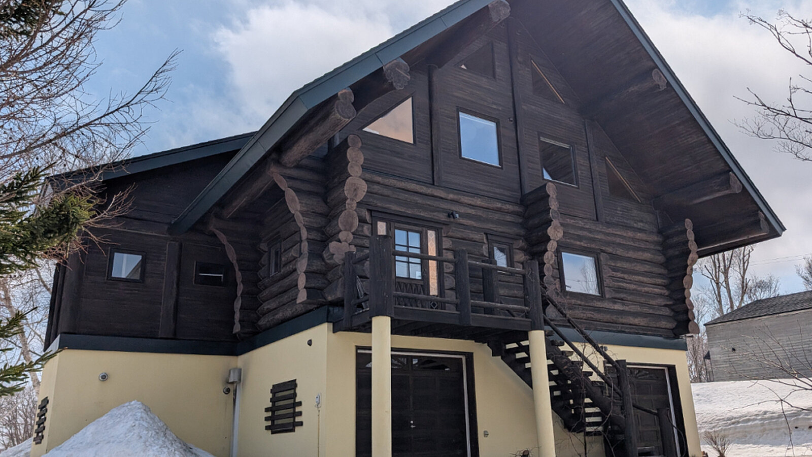 Hanazono Northhills Log House 20250409 2