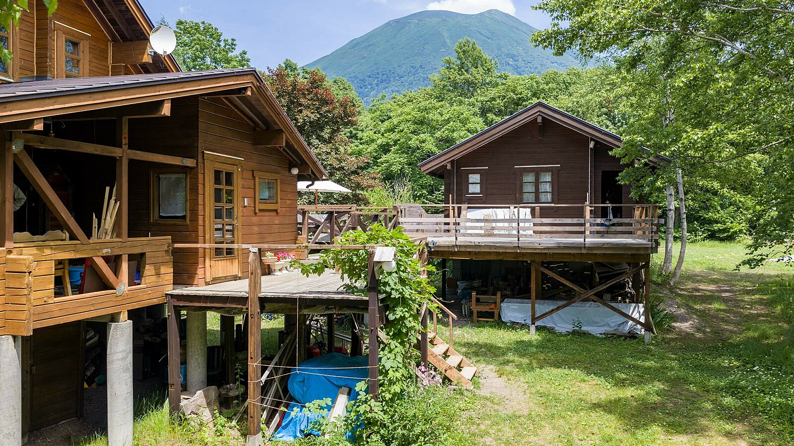 Kondo Double House and garden D 10
