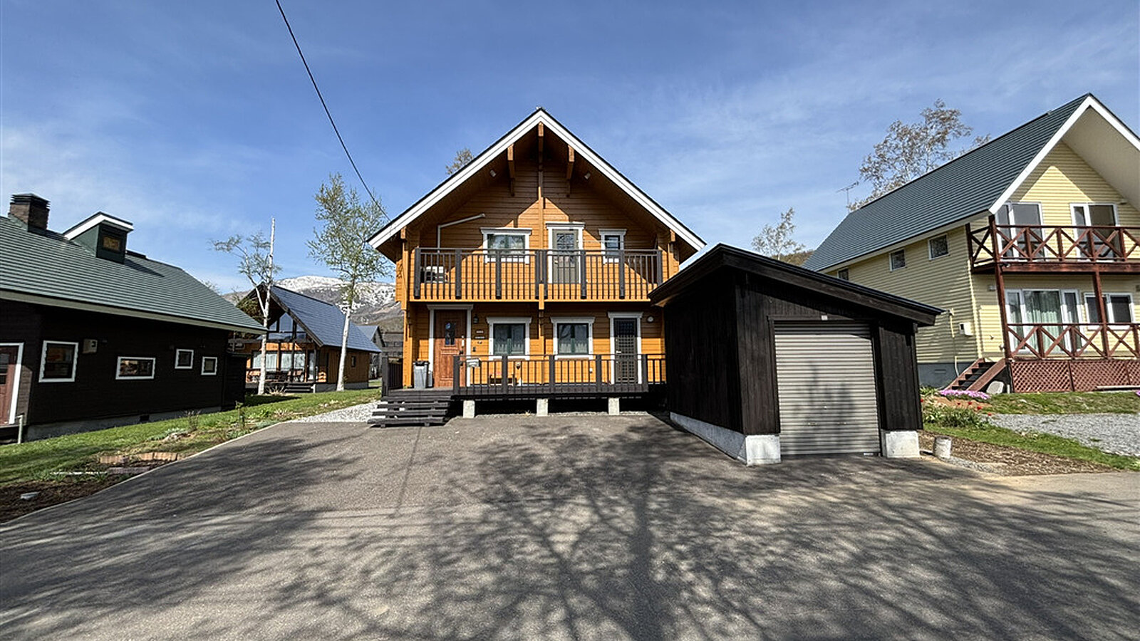 Log Home with Mount Yotei Views9