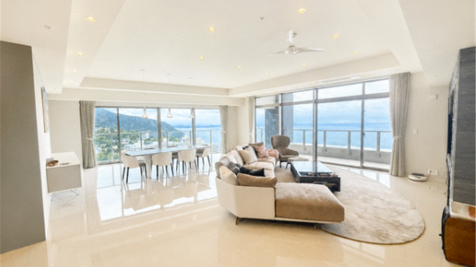 Luxury Corner Residence with Panoramic Sagami Bay Views15