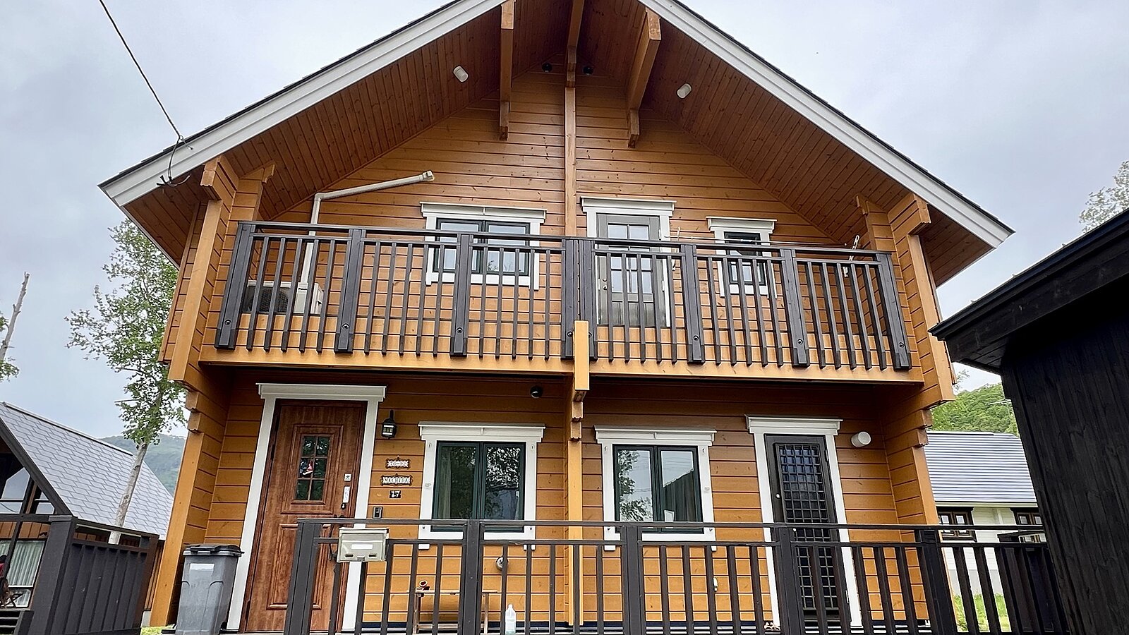 Niseko Realty The Alpine Clow Chalet 1