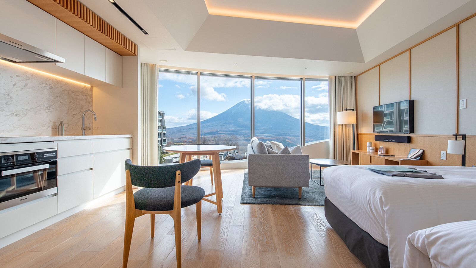 Skye Niseko Yotei View Corner Studio 5582 web
