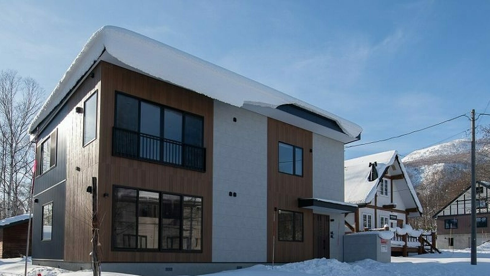 Snow Monkey Loft One1