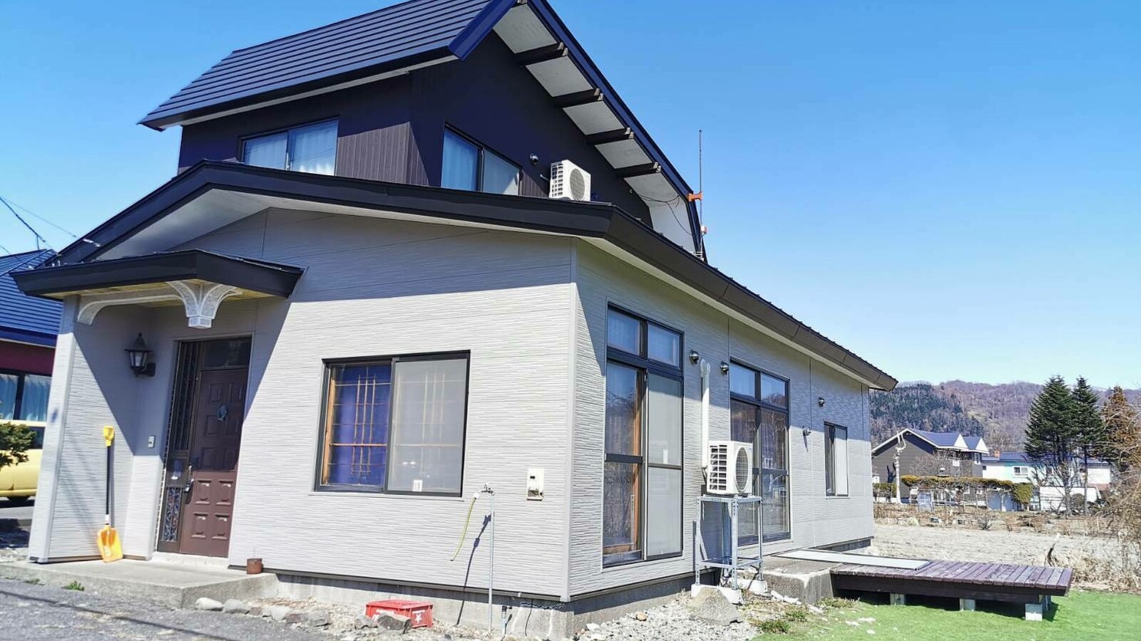 Toya Gray House1