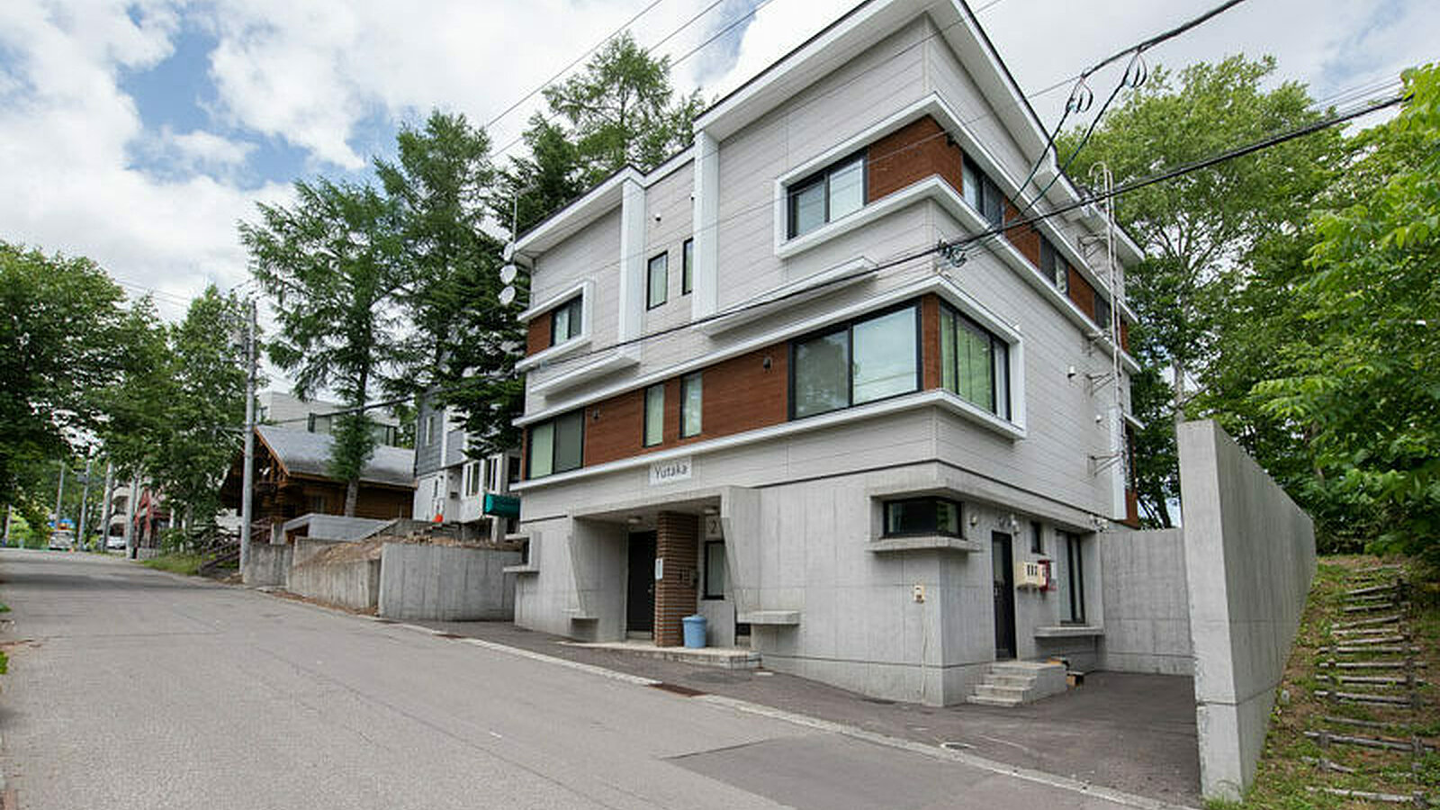 Yutaka Town House2 1