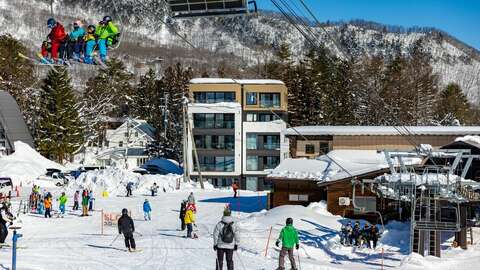 Roka skiers copy