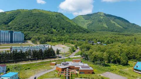 15 Rusutsu Commercial Property