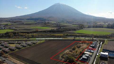 Kutchan Riverside Yotei View Outline