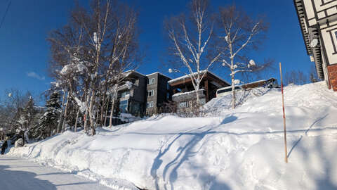 240103 Hirafu Village 213 Tsubo 4