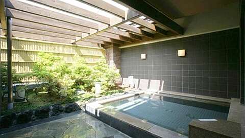 2 BR Condo with Onsen Indoor Pool in Karuizawa3