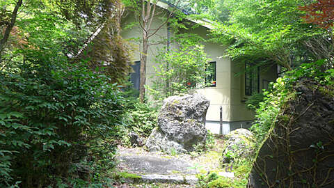2 BR Forest Retreat with Japanese Garden near Lake Kawaguchi10